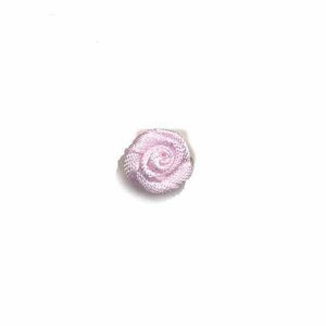 Satijnen roosjes licht roze 10 mm 10 stuks per zakje